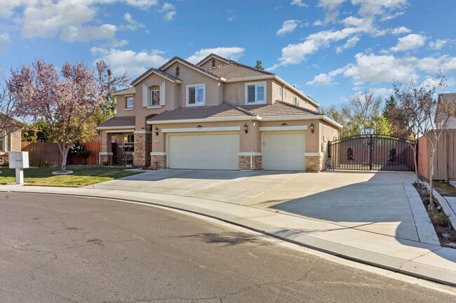 1824 Belmont Pl in Manteca, CA - Foto de edificio - Building Photo