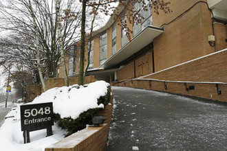 Warwick Plaza in Pittsburgh, PA - Building Photo - Building Photo