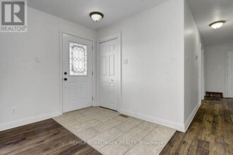 1949 Stittsville Main St in Ottawa, ON - Building Photo - Building Photo