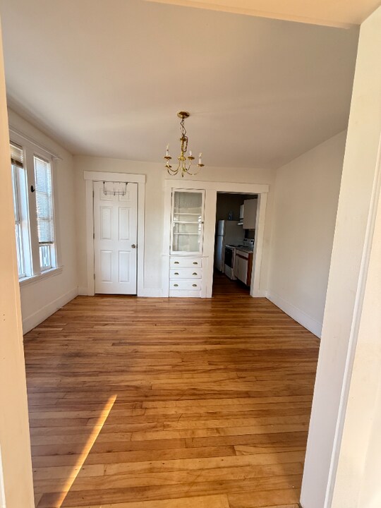 557 Pine St in Manchester, NH - Building Photo