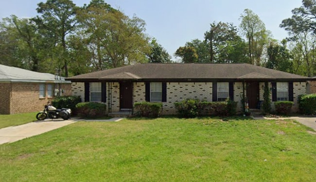 property at 820 Calhoun Ave