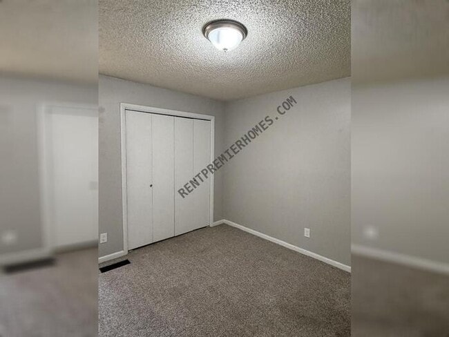 property at 5 Stoneledge Dr