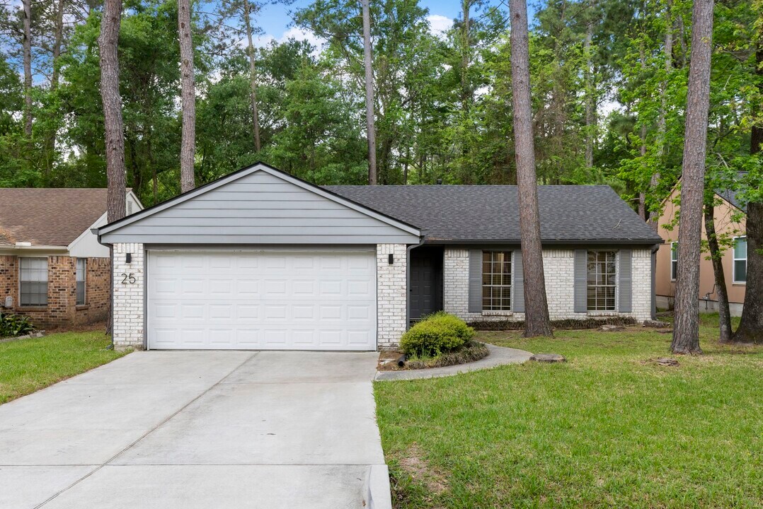 25 Dellforest Ct in Spring, TX - Building Photo