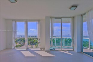 7900 Harbor Island Dr in Miami Beach, FL - Building Photo