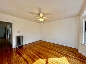 227 Hamilton Ave, Unit Unit 2 in Hasbrouck Heights, NJ - Building Photo - Building Photo