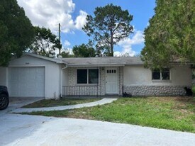 7216 Coventry Dr in Port Richey, FL - Building Photo