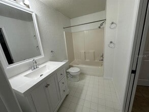 5479 Vineland Rd in Orlando, FL - Building Photo - Building Photo