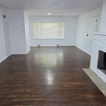 9615 Holmes Rd in Kansas City, MO - Building Photo - Building Photo