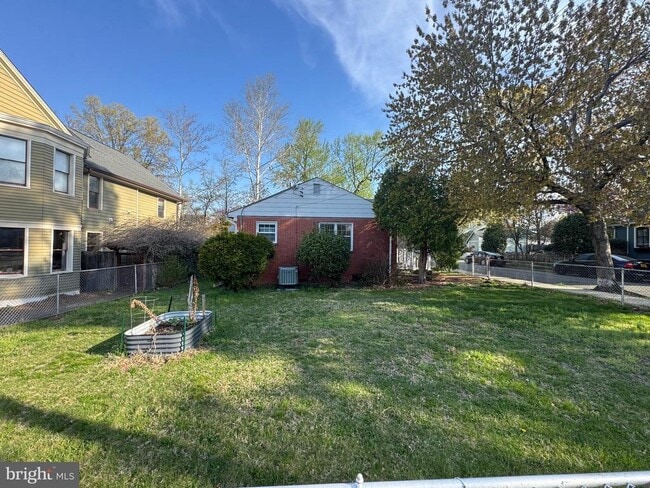 2000 La Grande Ave in Alexandria, VA - Building Photo - Building Photo