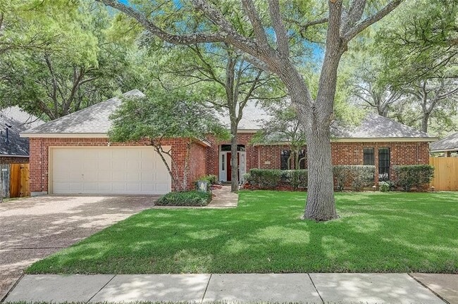 property at 927 Blue Spring Cir