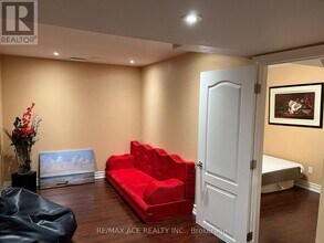 15 Settlers Ridge St in Markham, ON - Building Photo - Building Photo