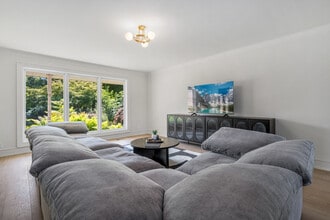 13 Hickory Ave, Unit SI ID1497908P in Niagara-On-The-Lake, ON - Building Photo - Building Photo