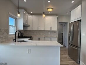 1017 Grandview Ave in Union, NJ - Building Photo - Building Photo