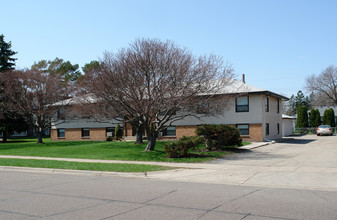 7108-7116 Cedar Ave S in Richfield, MN - Building Photo - Building Photo