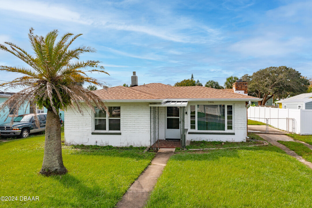 346 Euclid Ave in Daytona Beach, FL - Foto de edificio