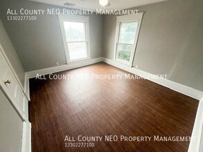 1612 Cleveland Ave NW in Canton, OH - Foto de edificio - Building Photo