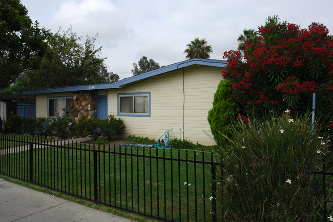 1315 N Grove Ave in Ontario, CA - Building Photo - Building Photo