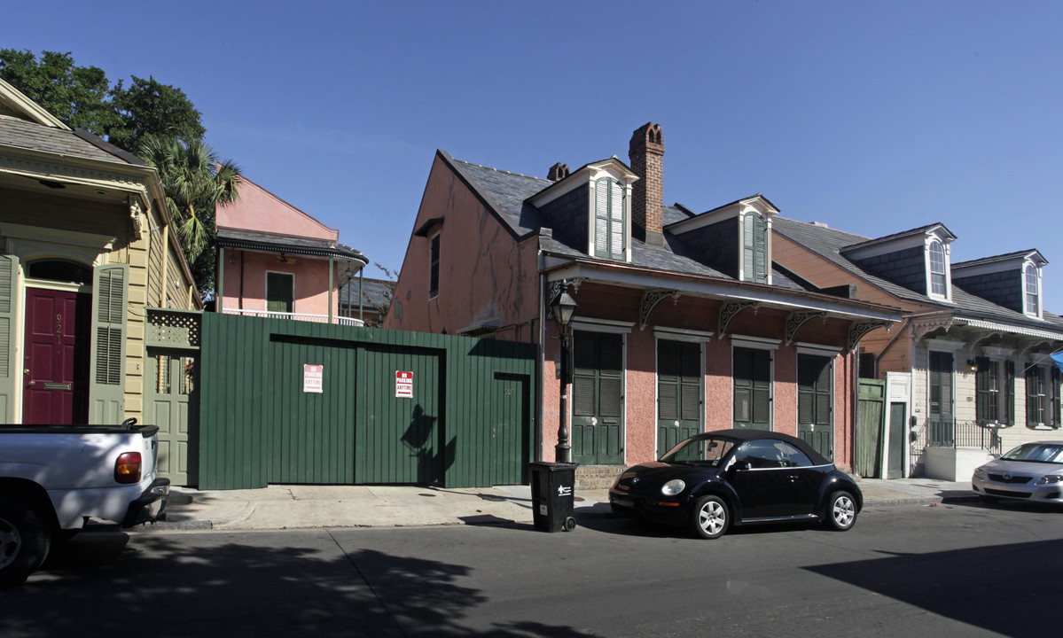 The Fernendez House in New Orleans, LA - Building Photo