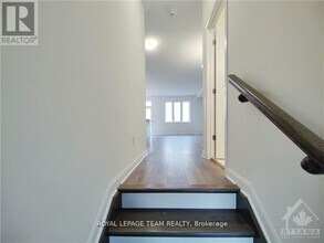 1003 Speedvale Ct in Ottawa, ON - Building Photo - Building Photo