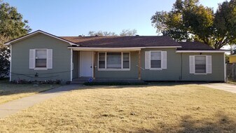 3805 35th St in Lubbock, TX - Building Photo