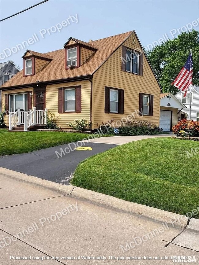 1128 28th St in Bettendorf, IA - Building Photo - Building Photo