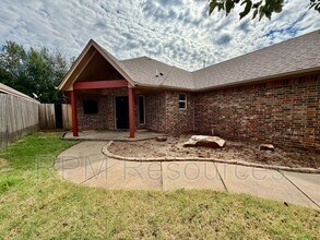 1904 Timber Crossing in Yukon, OK - Building Photo - Building Photo