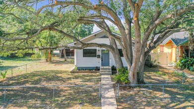 1223 36th Ave N in St. Petersburg, FL - Building Photo - Building Photo