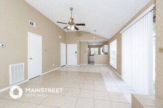 11110 Grassyglen Dr in Houston, TX - Foto de edificio - Building Photo