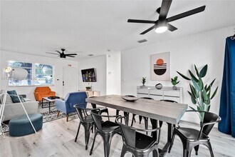 6650 McKinley St in Hollywood, FL - Building Photo - Building Photo