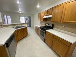 708 Salt Flats Cir in Henderson, NV - Building Photo - Building Photo