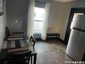 351 Ware Blvd in San Antonio, TX - Building Photo - Building Photo