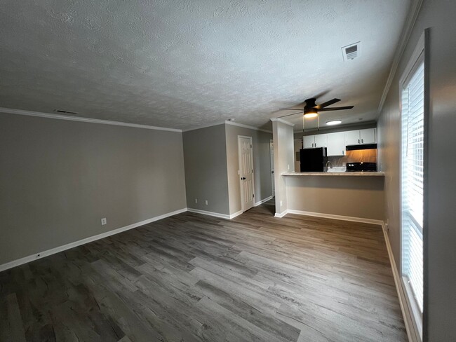 5850 Century Oaks Dr in Fayetteville, NC - Building Photo - Building Photo