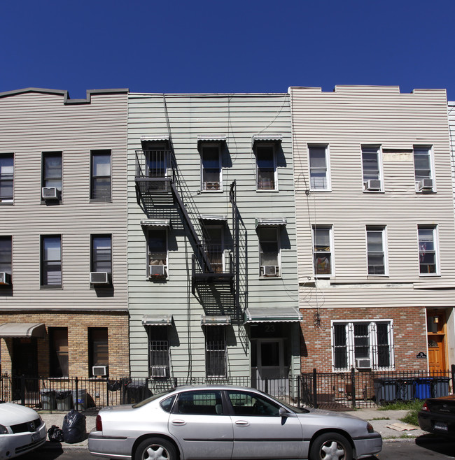 23 Locust St in Brooklyn, NY - Building Photo - Building Photo