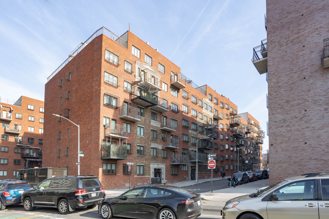 29 S 10th St in Brooklyn, NY - Building Photo