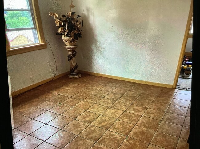 175 Sheridan Ave in Paterson, NJ - Foto de edificio - Building Photo