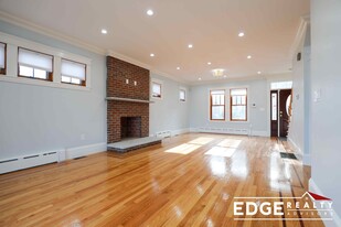 62 Langley Rd, Unit 1 in Boston, MA - Foto de edificio - Building Photo