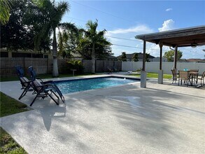 852 NE 7th Pl in Cape Coral, FL - Building Photo - Building Photo