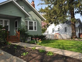 124 Highland Dr in Iowa City, IA - Building Photo