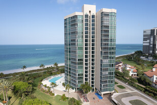 4651 Gulf Shore Blvd N Apartamentos