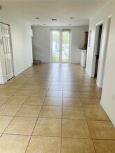1370 W 30th St in Hialeah, FL - Building Photo - Building Photo