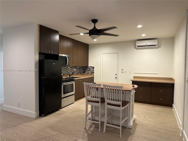 108 NW 2nd Ave in Hallandale Beach, FL - Building Photo - Building Photo