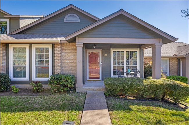 1015 E Yager Ln, Unit 134 in Austin, TX - Building Photo - Building Photo