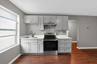 313 Olympian Dr in Ellenwood, GA - Foto de edificio - Building Photo