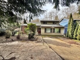 13897 NW Coho Run in Bremerton, WA - Building Photo