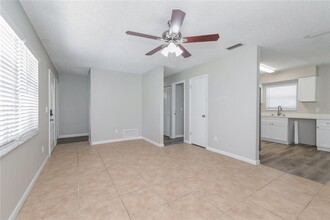 1317 Meadowbrook St in Kissimmee, FL - Building Photo - Building Photo