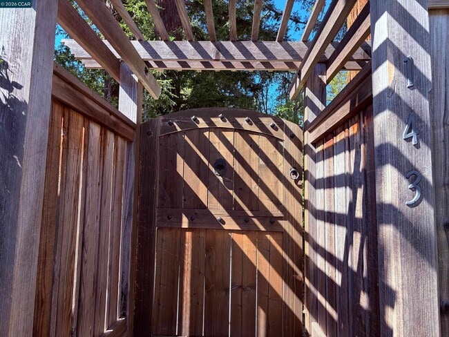 143 Pulido Rd in Danville, CA - Building Photo - Building Photo