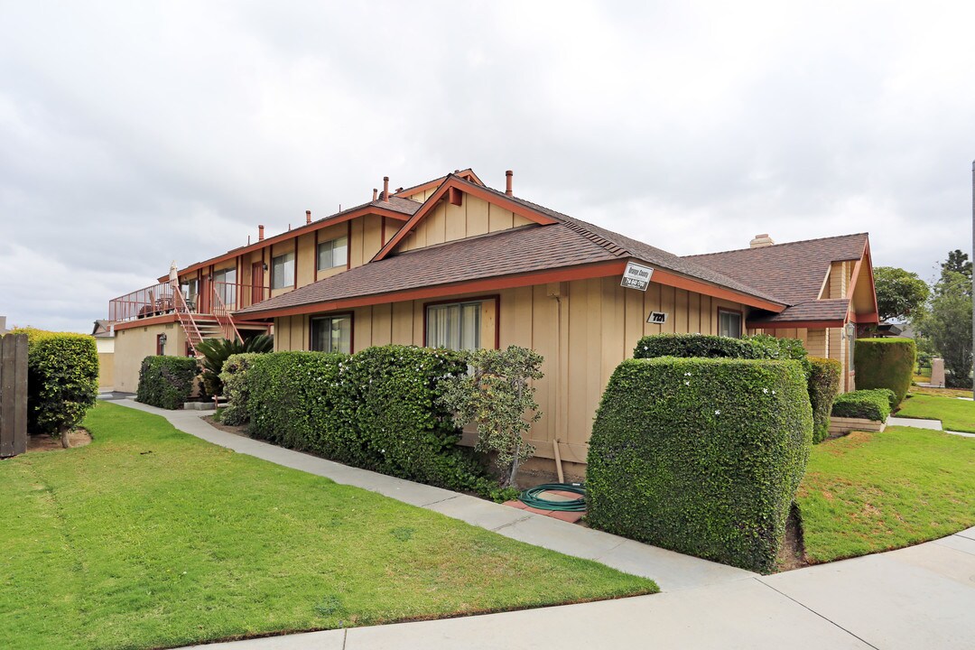 7271 Toulouse Dr in Huntington Beach, CA - Building Photo