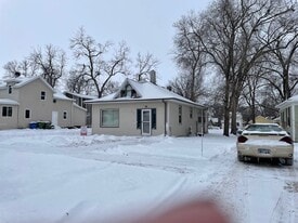 715 9th Ave in Brookings, SD - Building Photo