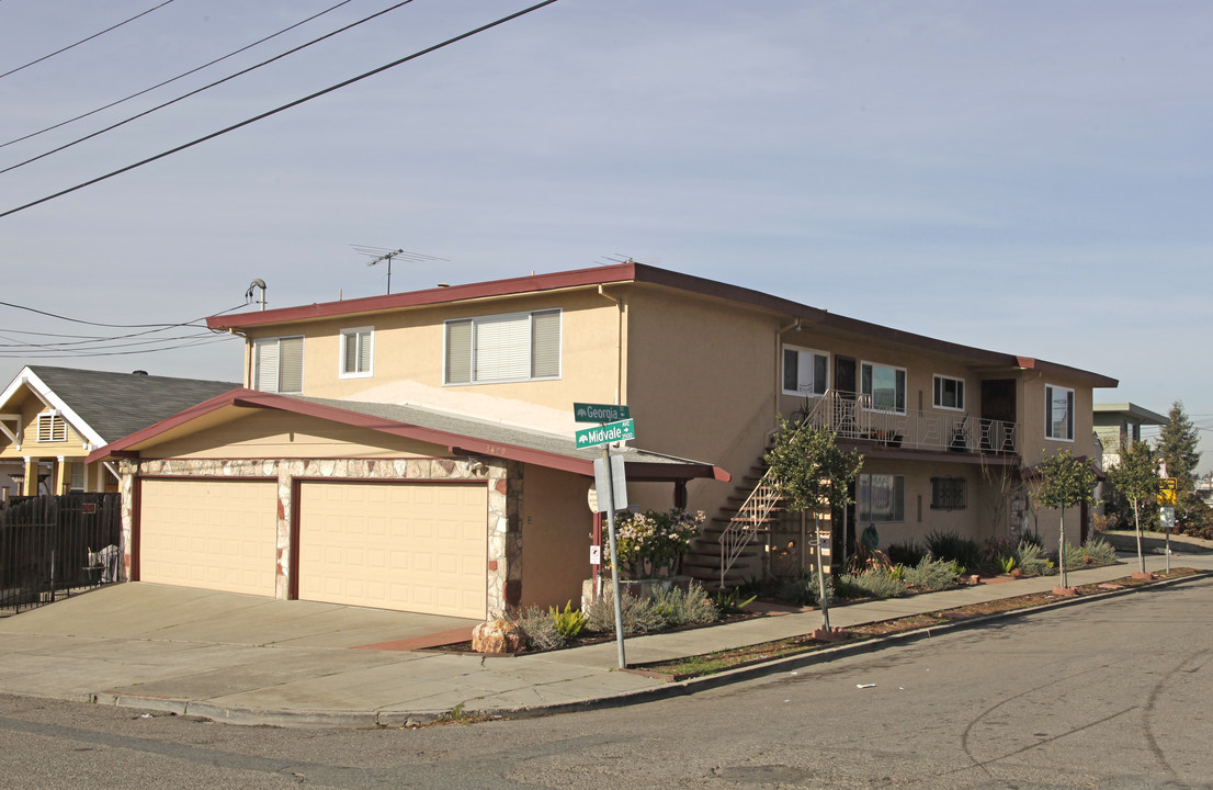 3489 Midvale Ave in Oakland, CA - Building Photo