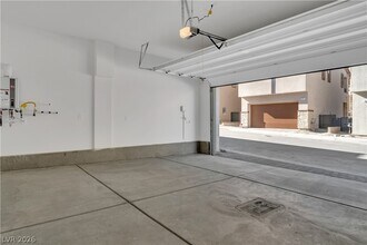 1426 Whistling Kite St in Las Vegas, NV - Building Photo - Building Photo